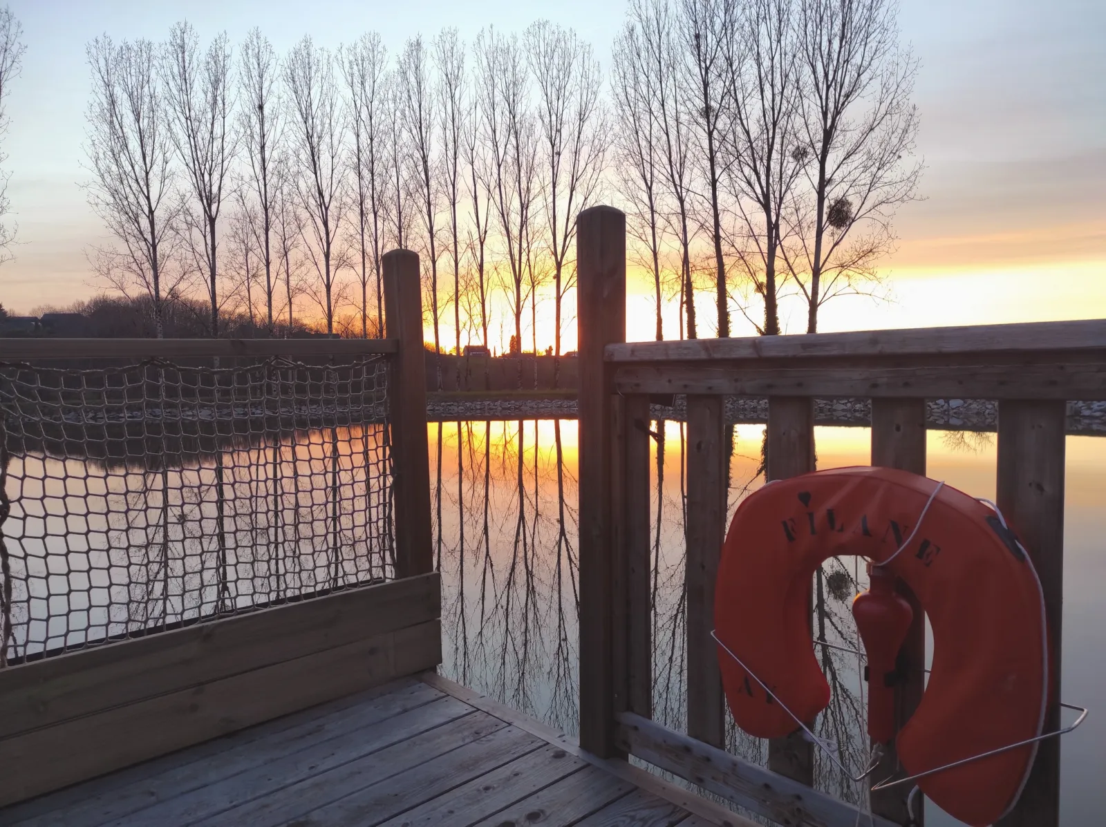 Cabane du Martin Pêcheur à Saint-Germain-les-Vergnes, photo 5