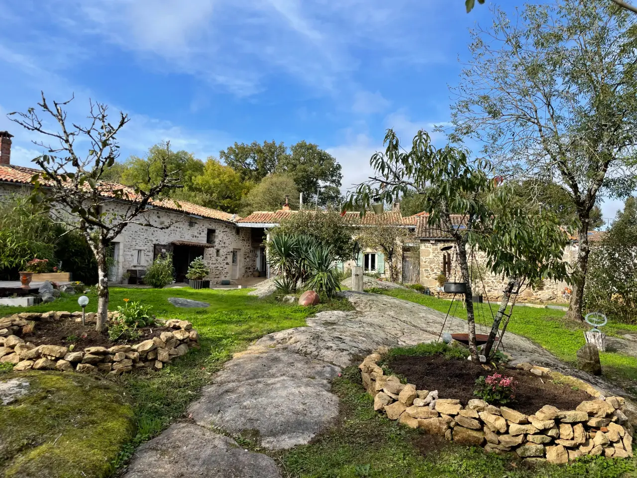 Cabane du Vallon d'Éole à Beaulieu-sous-Parthenay, photo 2