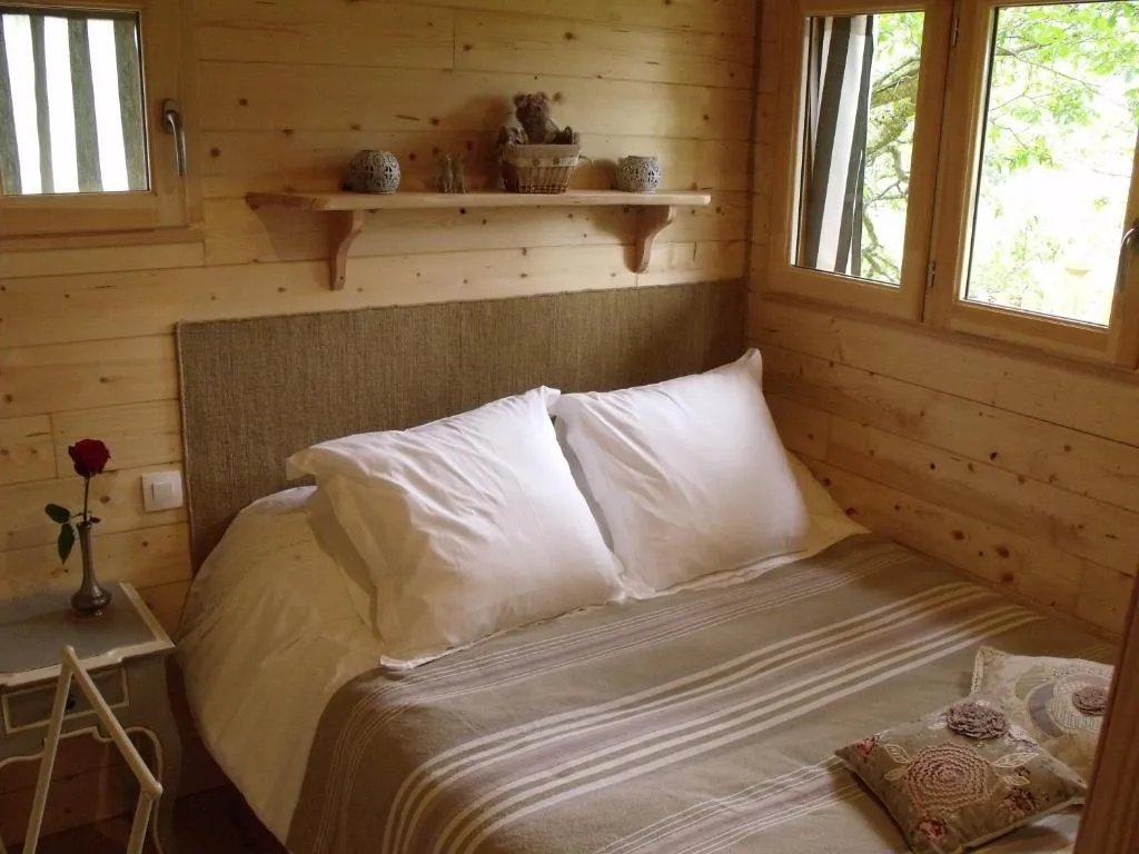 La Cabane du Vieux Chêne à Susmiou, photo 2