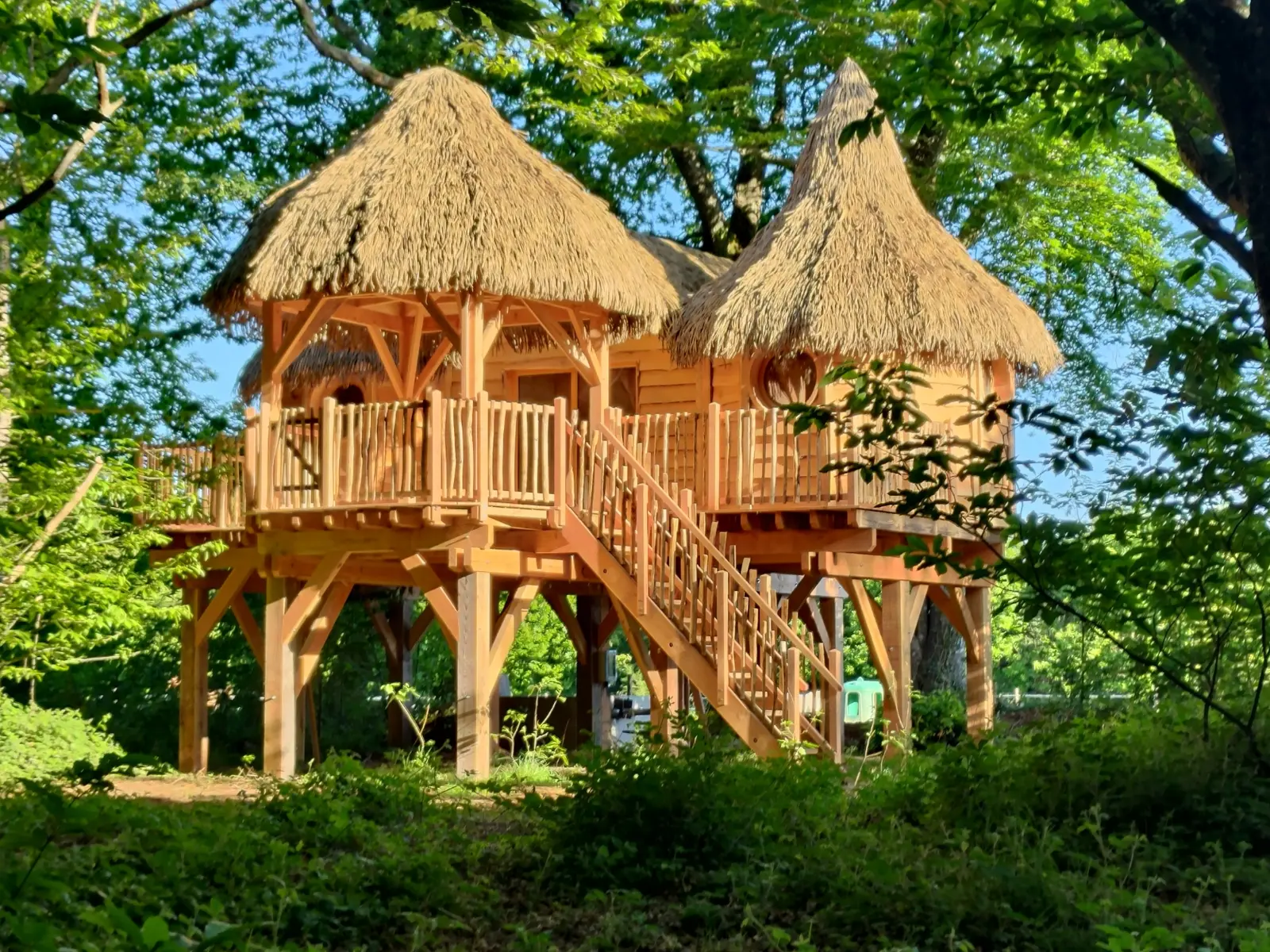 Cabane Dundee, cabane sur pilotis à Pleyber-Christ