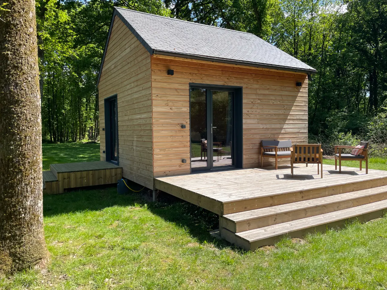 Cabane en forêt à Favières, photo 3