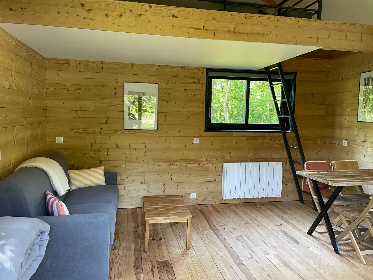 Cabane en forêt à Favières, photo 5