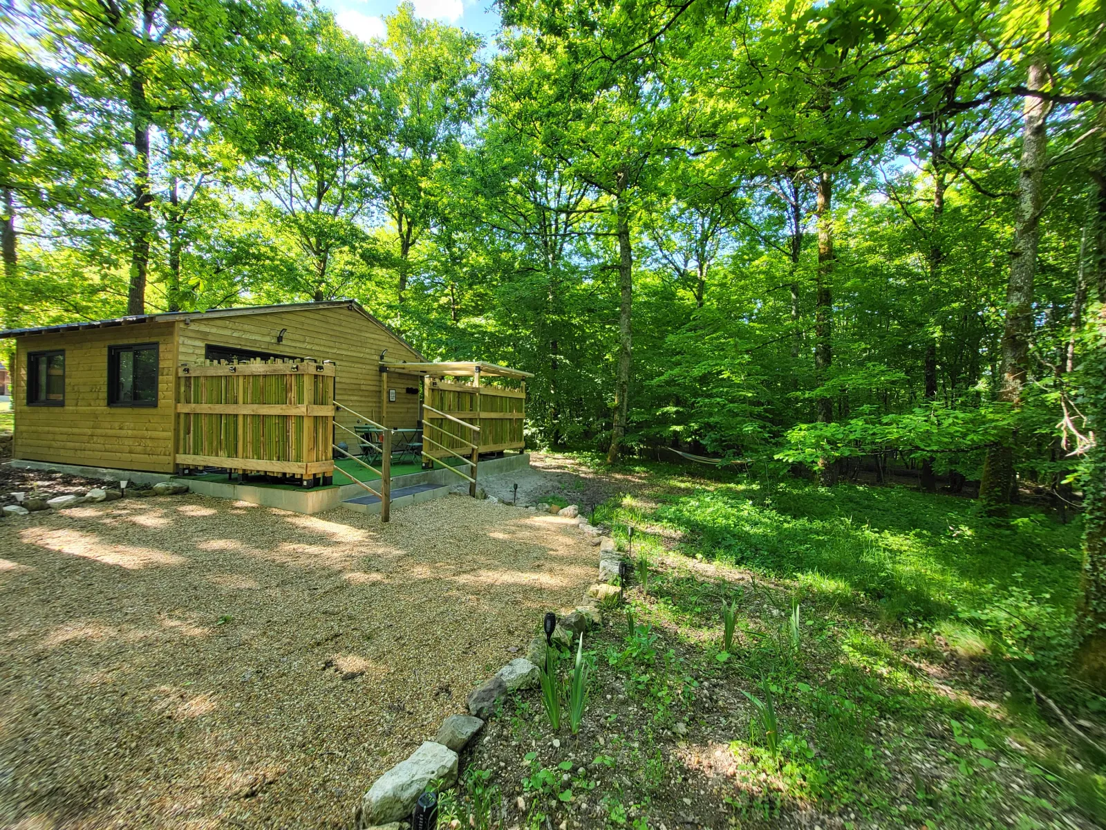 Cabane en Loire, cabane au sol à Veuzain-sur-Loire