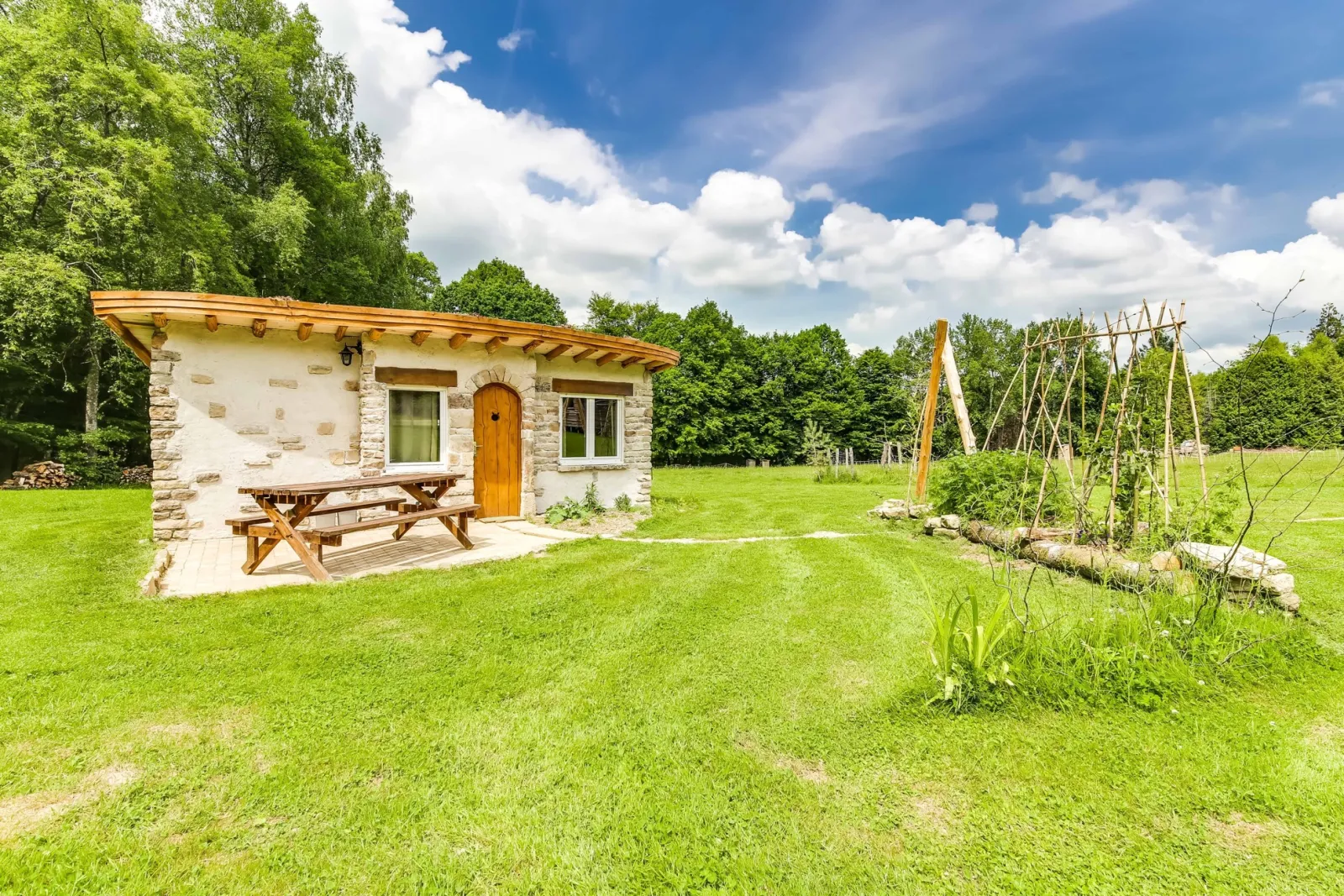Cabane en Pierre du Verbamont, cabane au sol à Claudon