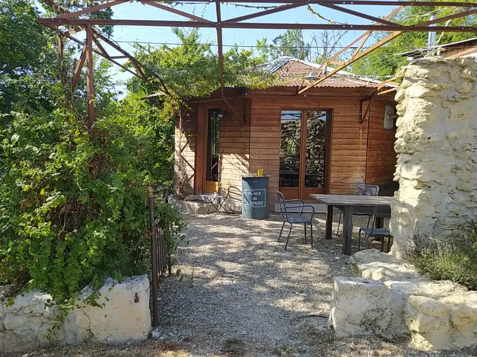 Cabane esprit récup à Saint-Léonard, photo 3