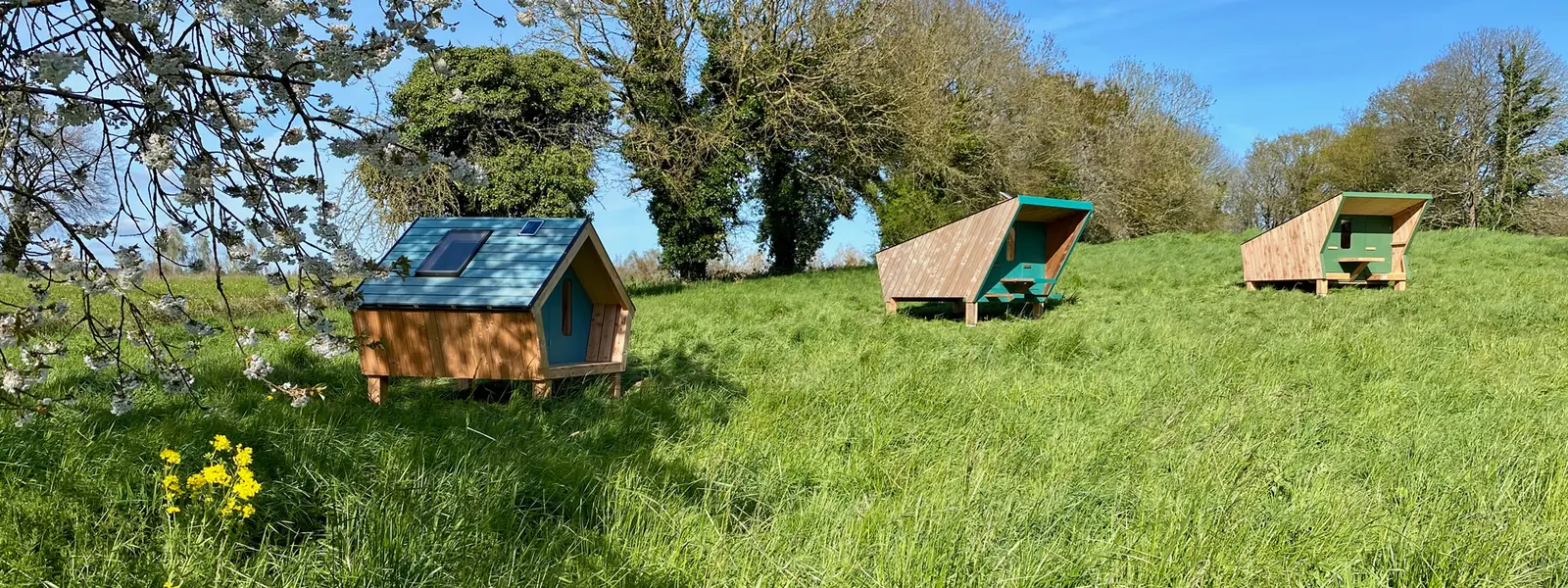 Cabane étape du Gacet, cabane au sol à Trévérien