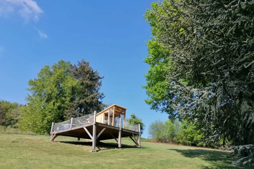 Cabane étoilée, cabane sur pilotis à Merlas