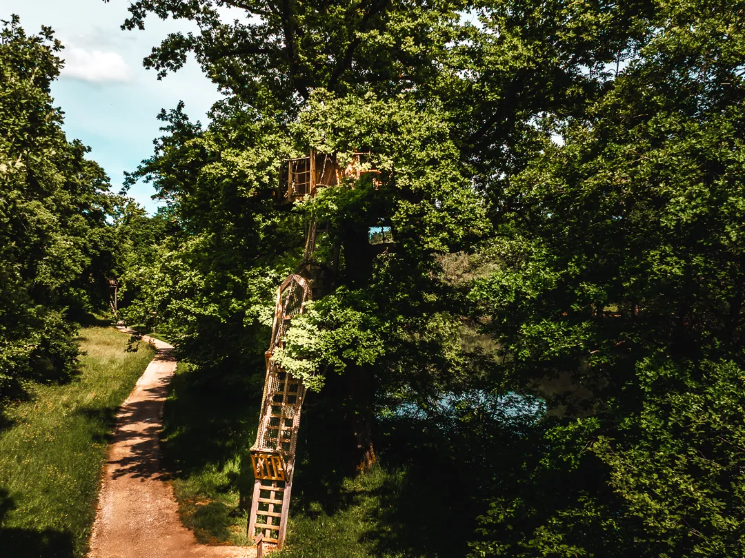 Cabane Évasion, cabane dans les arbres à Chassey-lès-Montbozon