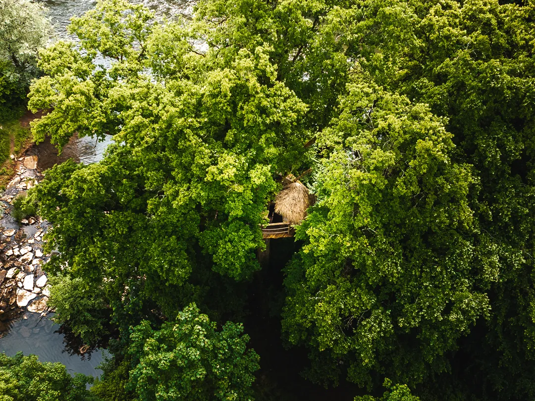 Cabane Extrême, cabane dans les arbres à Chassey-lès-Montbozon