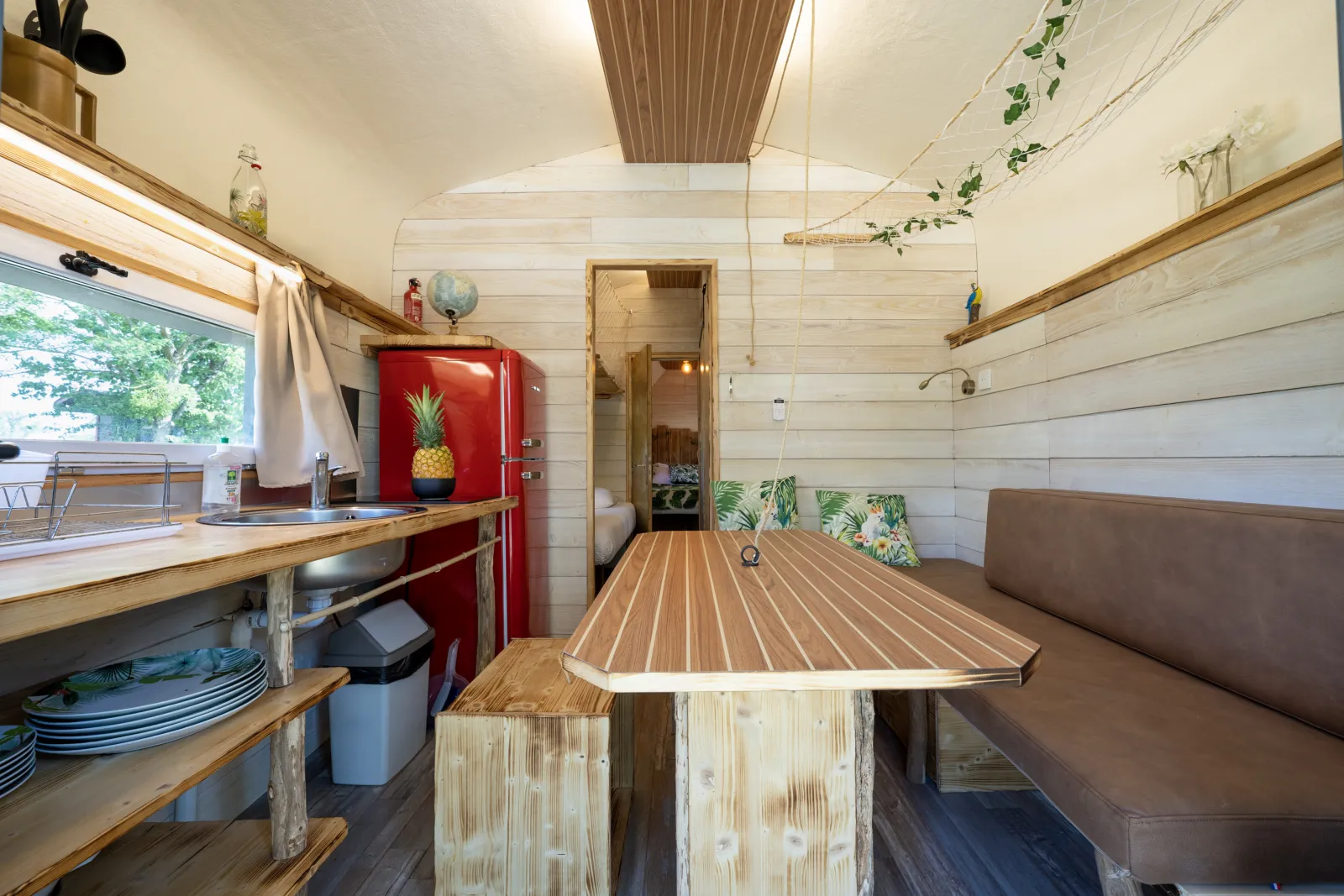 Cabane familiale sous coque de bateau à Bar-sur-Aube, photo 3