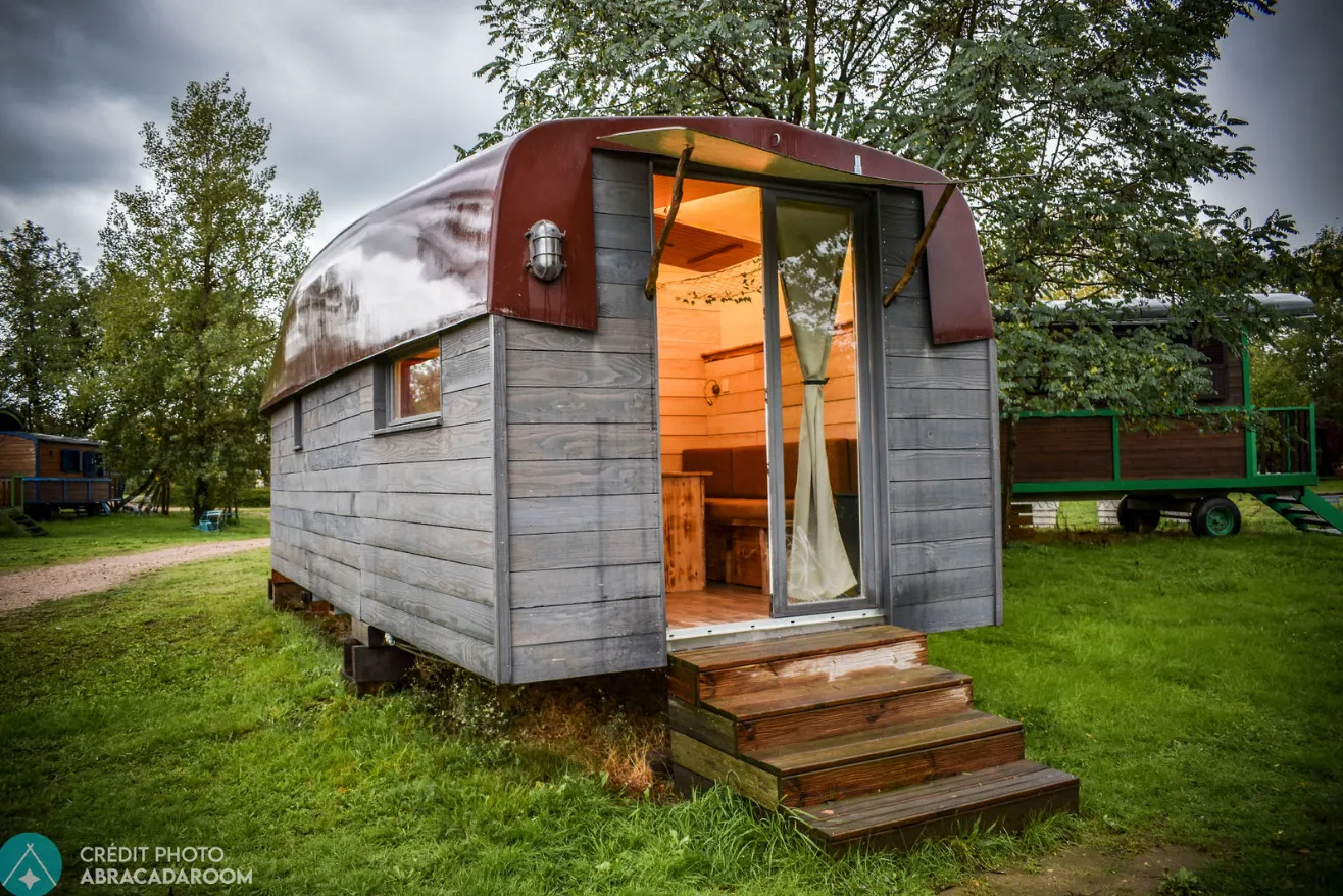 Cabane familiale sur pilotis, cabane sur pilotis à Chassenard