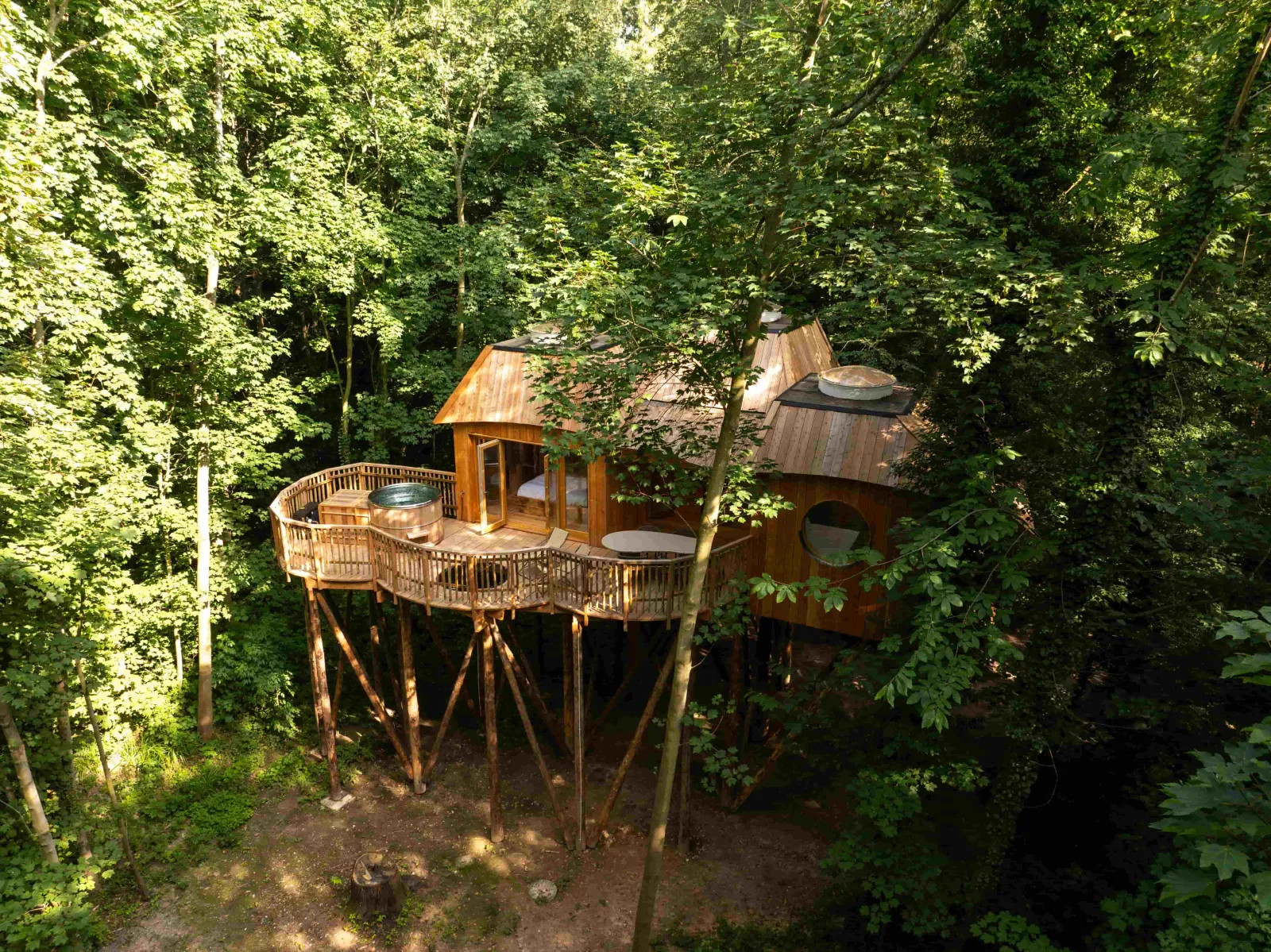 Cabane Famille Spa, cabane sur pilotis à Raray