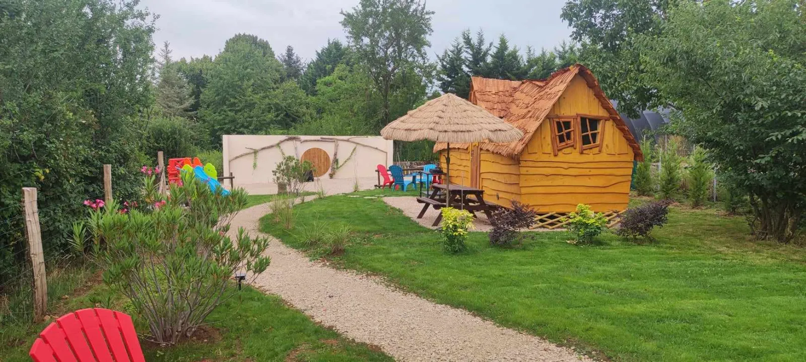 Cabane Féerique, cabane au sol à Laives
