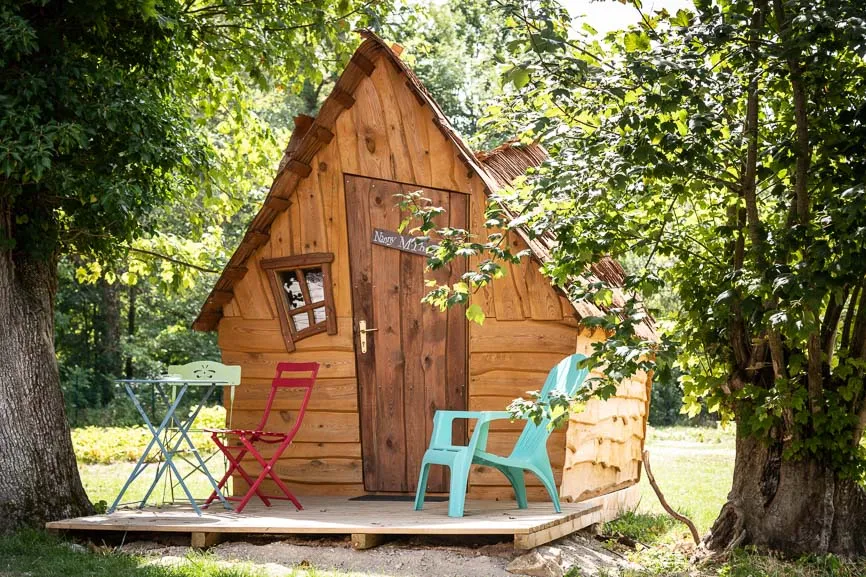 Cabane féerique pour deux, cabane au sol à Bar-sur-Aube