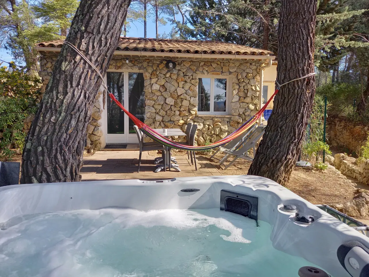 Cabane Fetia à Tourrettes-sur-Loup, photo 2