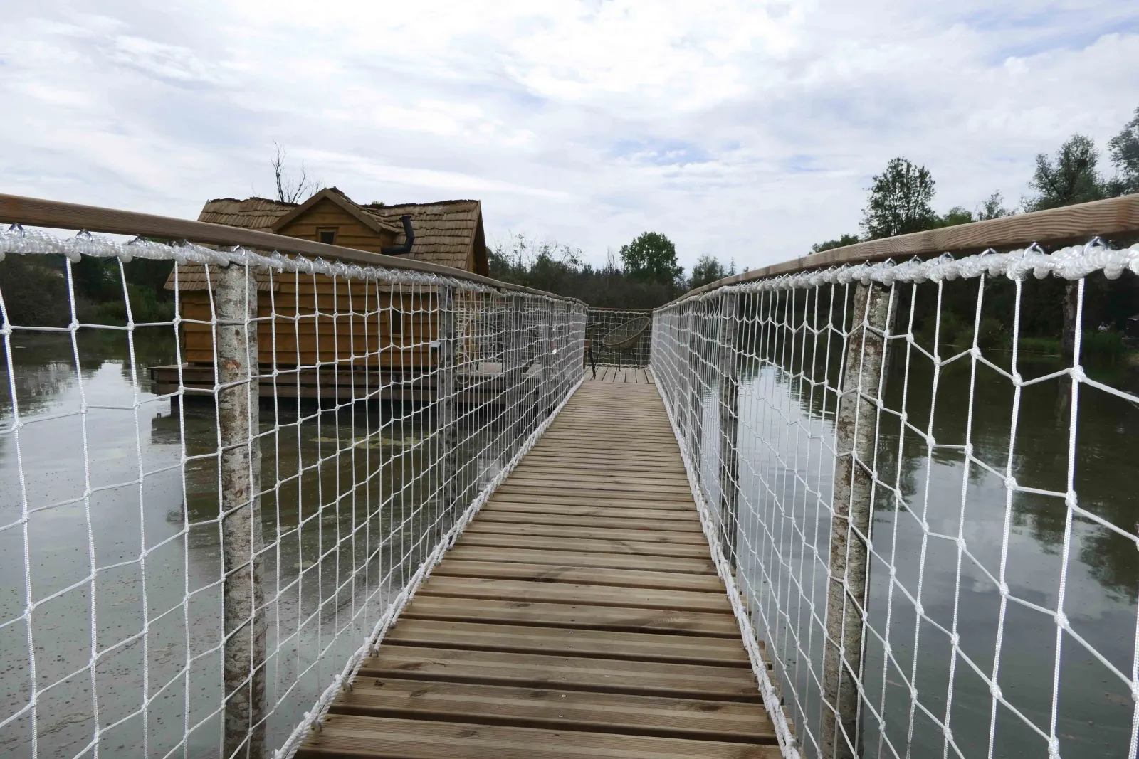 Cabane flottante du ponton à Givrauval, photo 4