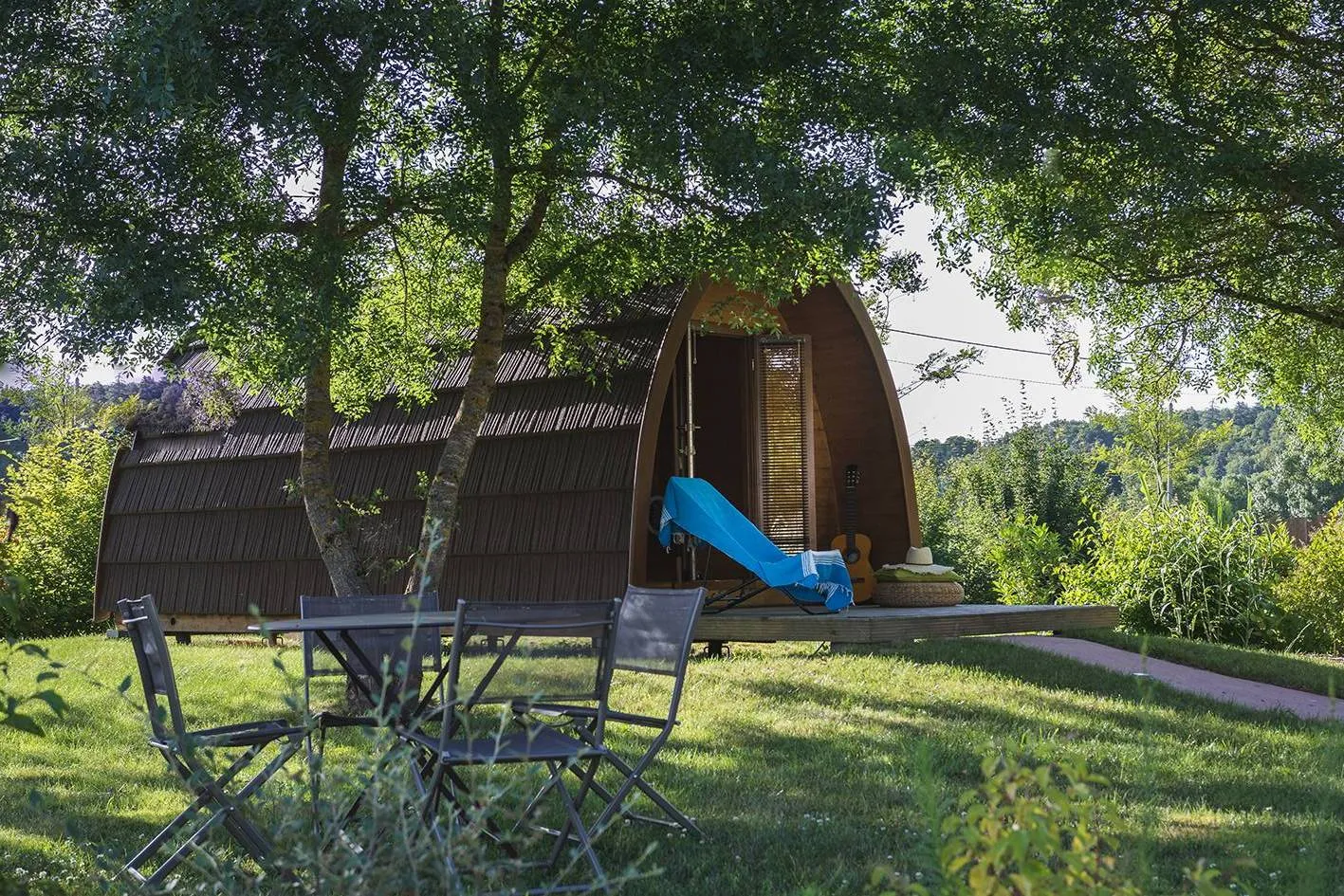 Cabane Forestière, cabane au sol à Angé