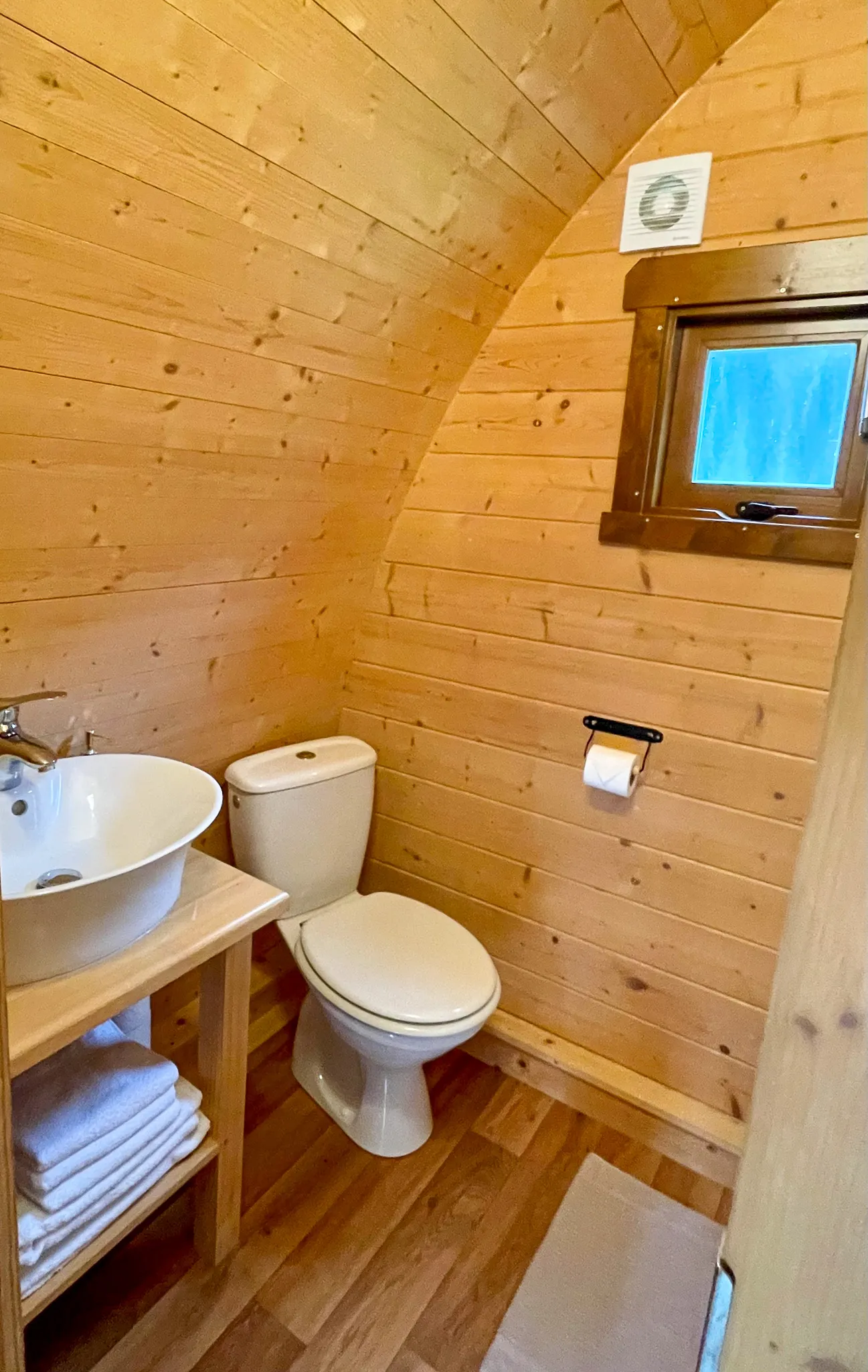 Cabane Forestière à La Chapelle-Blanche-Saint-Martin, photo 4