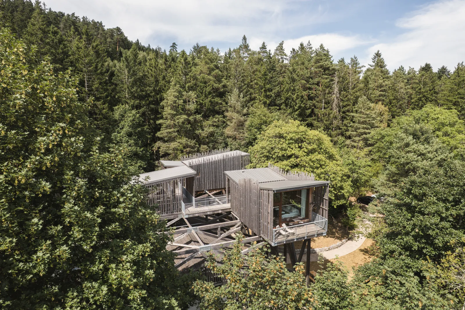 Cabane Forêt et Spa Duo, cabane sur pilotis à Champdray