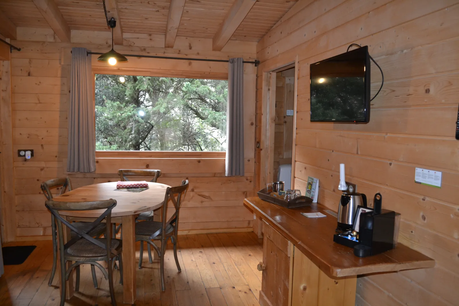 Cabane Fuste à Villalier, photo 5