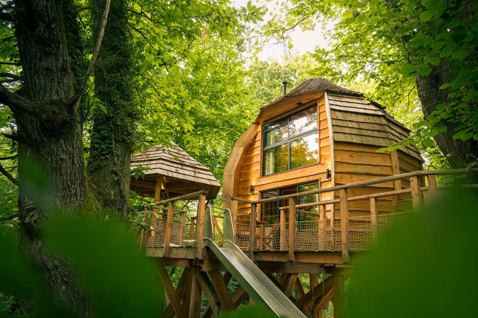 Cabane Goutte d'amour, cabane sur pilotis à Gillonnay