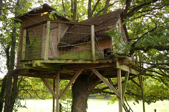 Cabane Heol, cabane dans les arbres à Ploemel