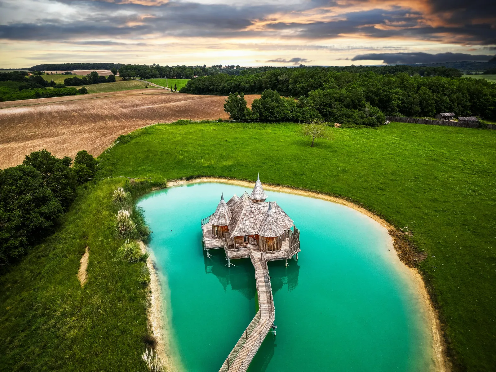 Cabane Jumilhac, cabane sur pilotis à Beaumontois-en-Périgord