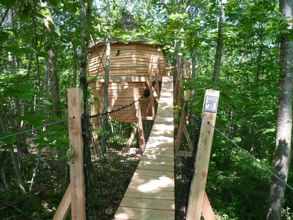 Cabane Kelenn, cabane dans les arbres à Loubieng