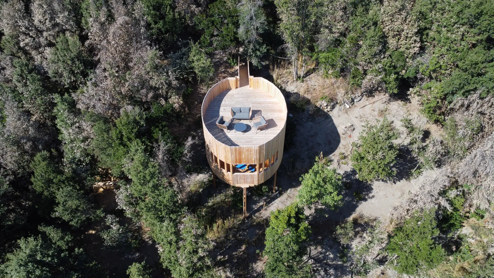 Cabane l'Albitru, cabane sur pilotis à Poggio-Marinaccio