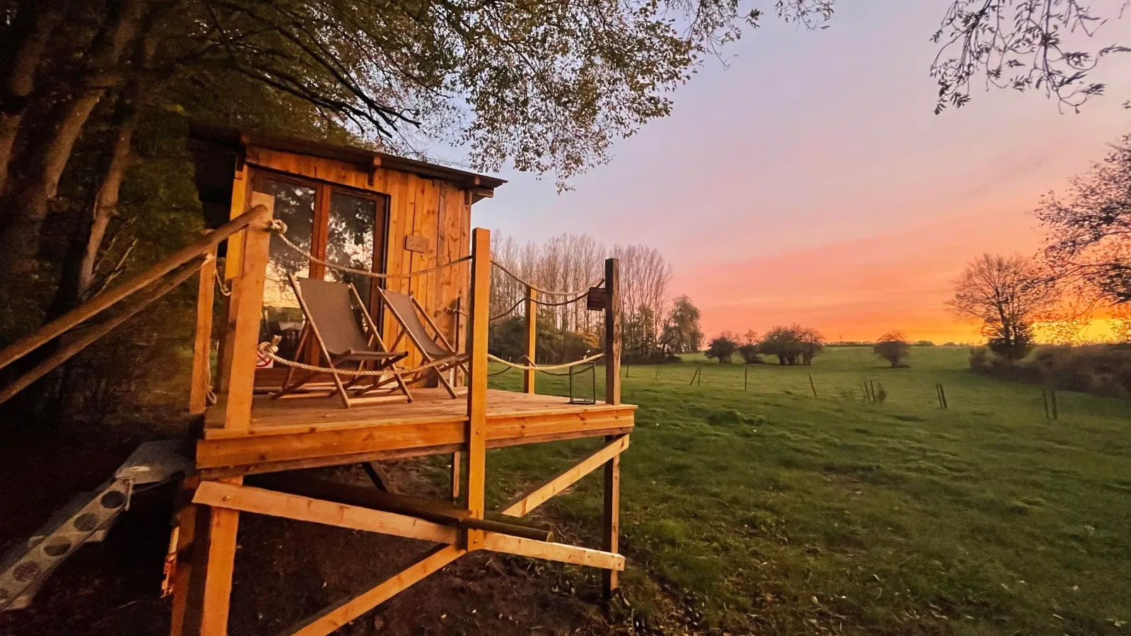 L'Atelier du Peintre, cabane sur pilotis à Reumont