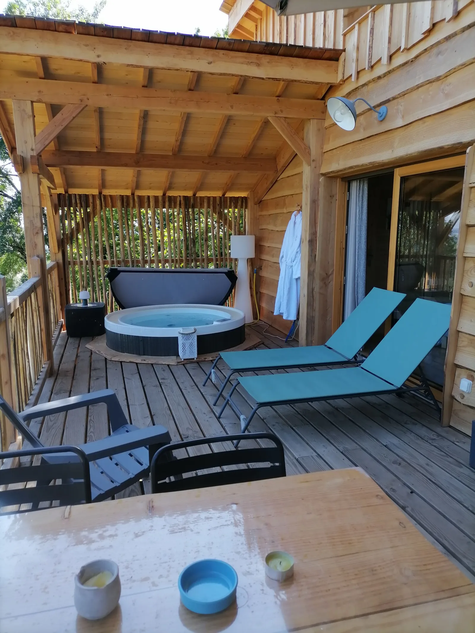 Cabane l'Embène, cabane sur pilotis à Carlat