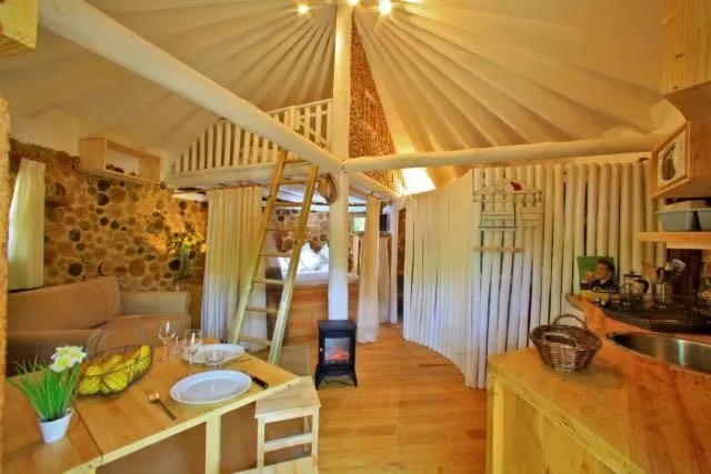 Cabane la Bela Sorga à Coly-Saint-Amand, photo 3
