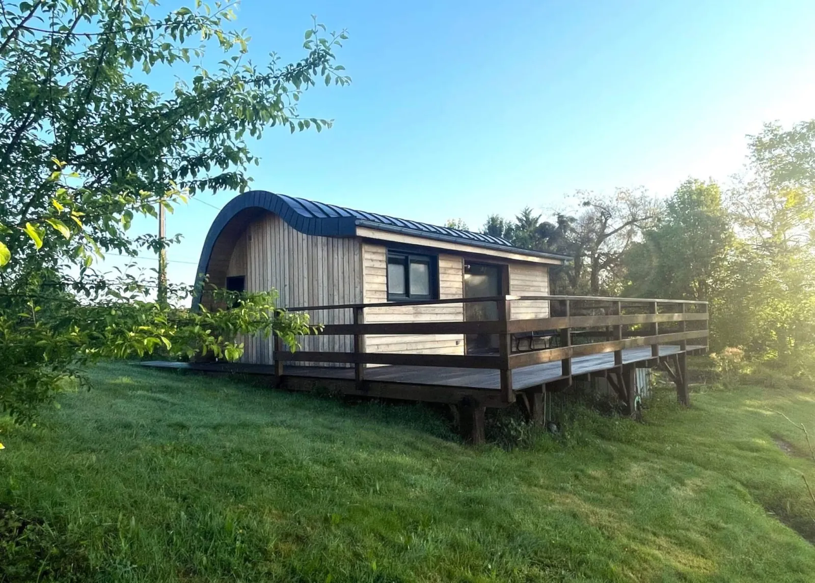 Cabane La Pocquita, cabane sur pilotis à Salles-Mongiscard