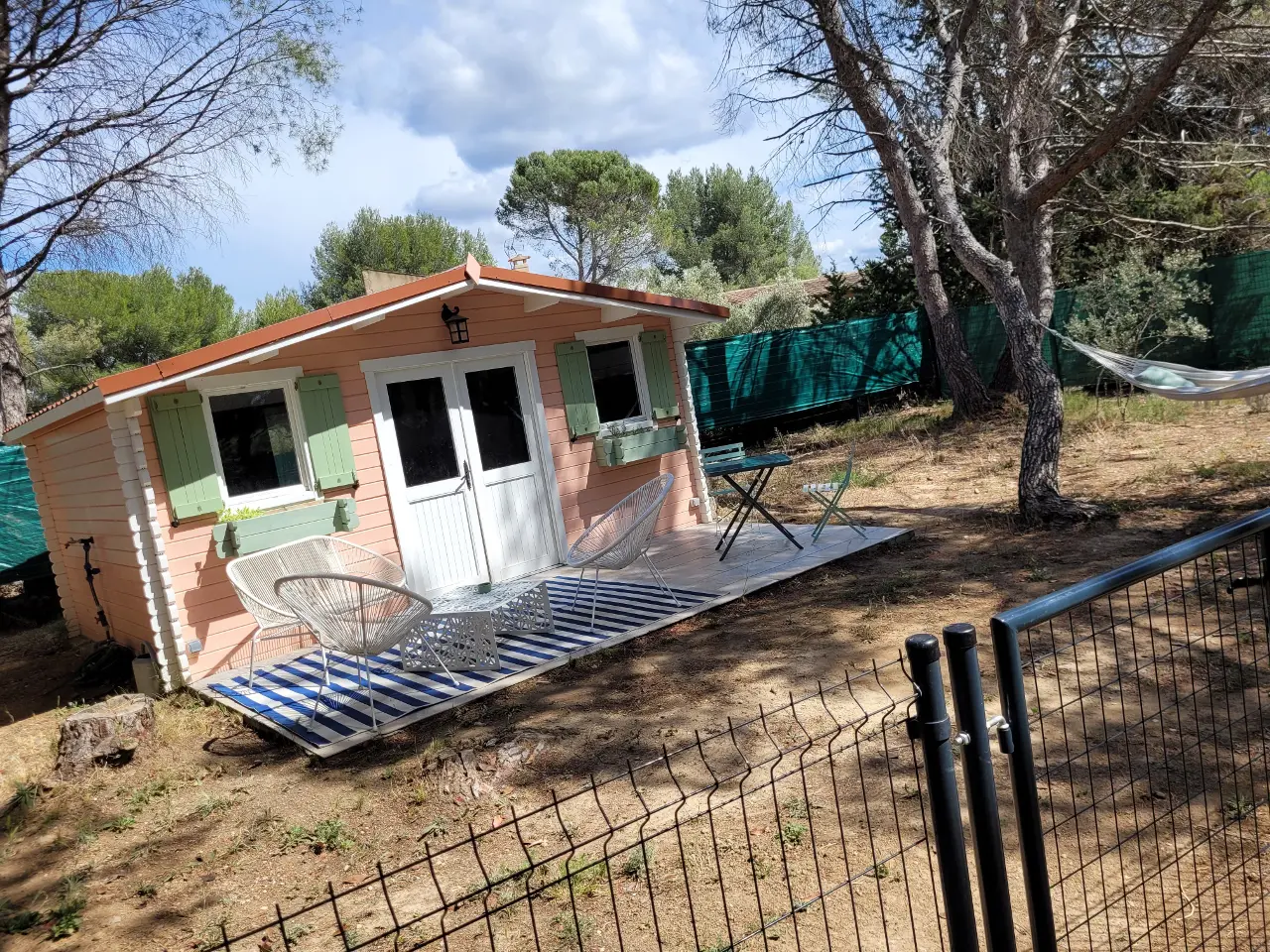 Cabane la Rosée des bois à Pélissanne, photo 3