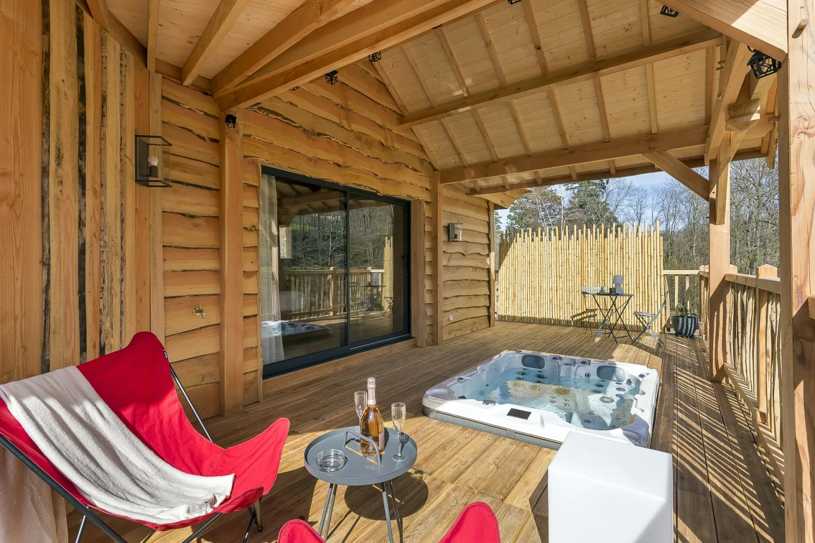 Cabane Laurier, cabane dans les arbres à Satillieu