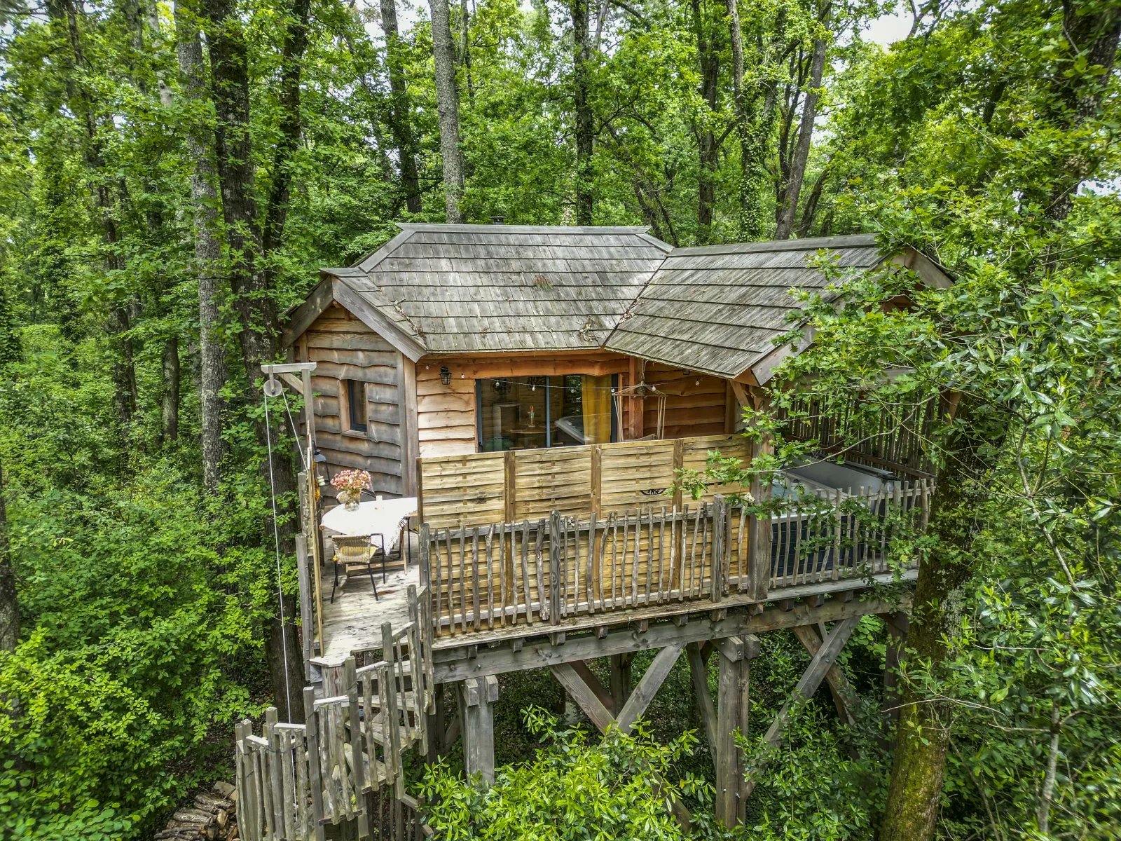 Cabane le Ciel, cabane dans les arbres à Martillac