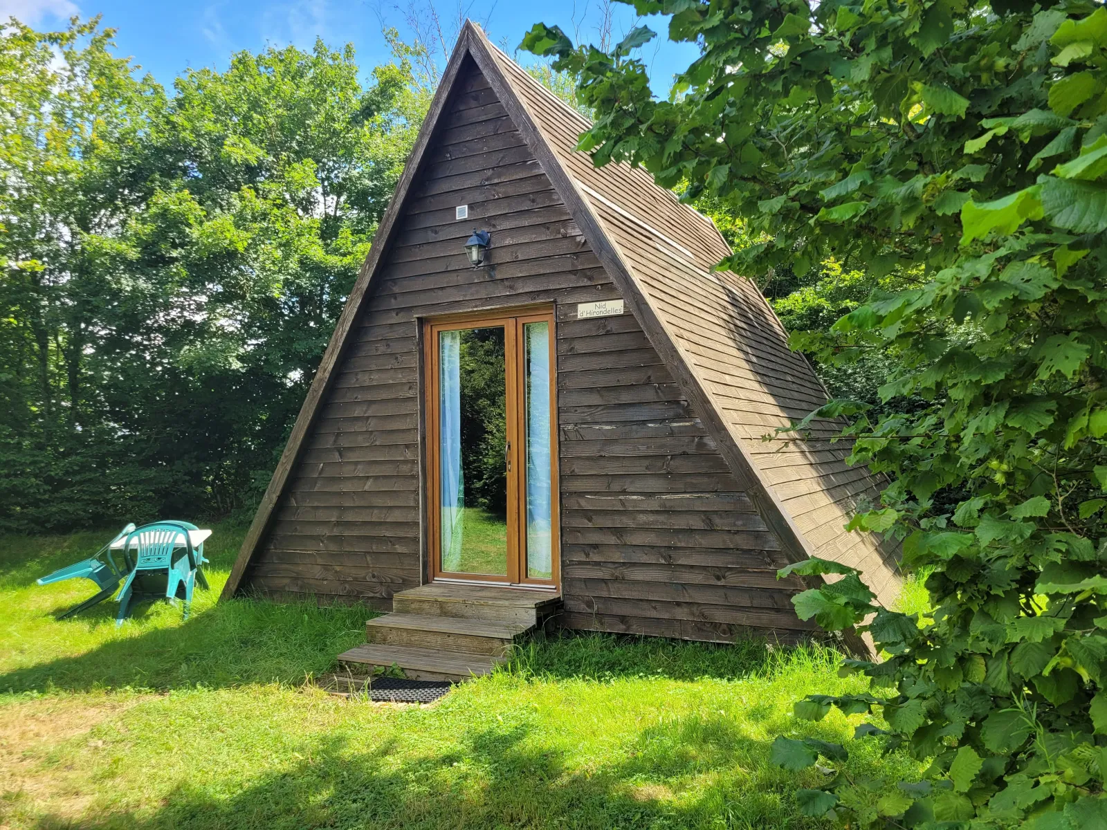 Cabane le Nid d'Hirondelle, cabane au sol à Bourg-Sainte-Marie