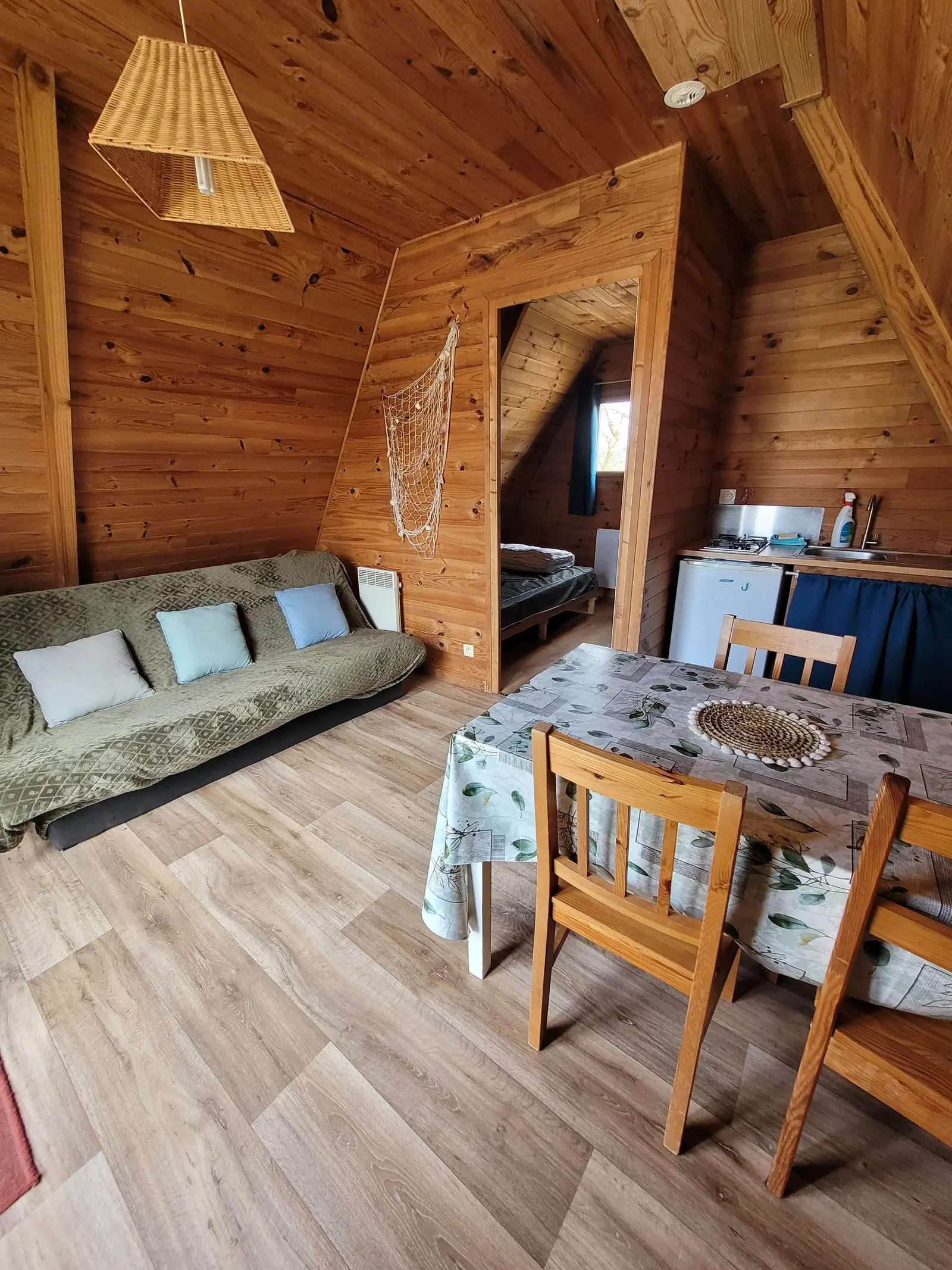 Cabane le Nid d'Hirondelle à Bourg-Sainte-Marie, photo 2
