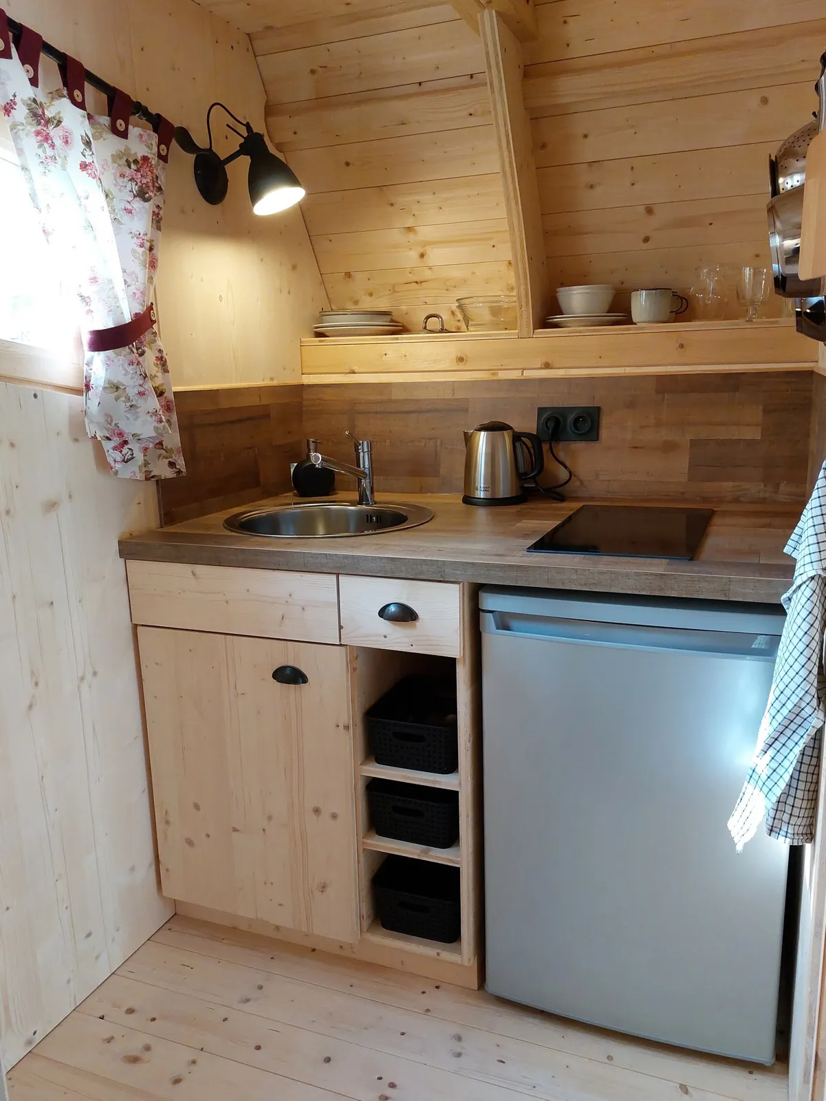Cabane Le Vieux Grimoire à Saint-André-et-Appelles, photo 4