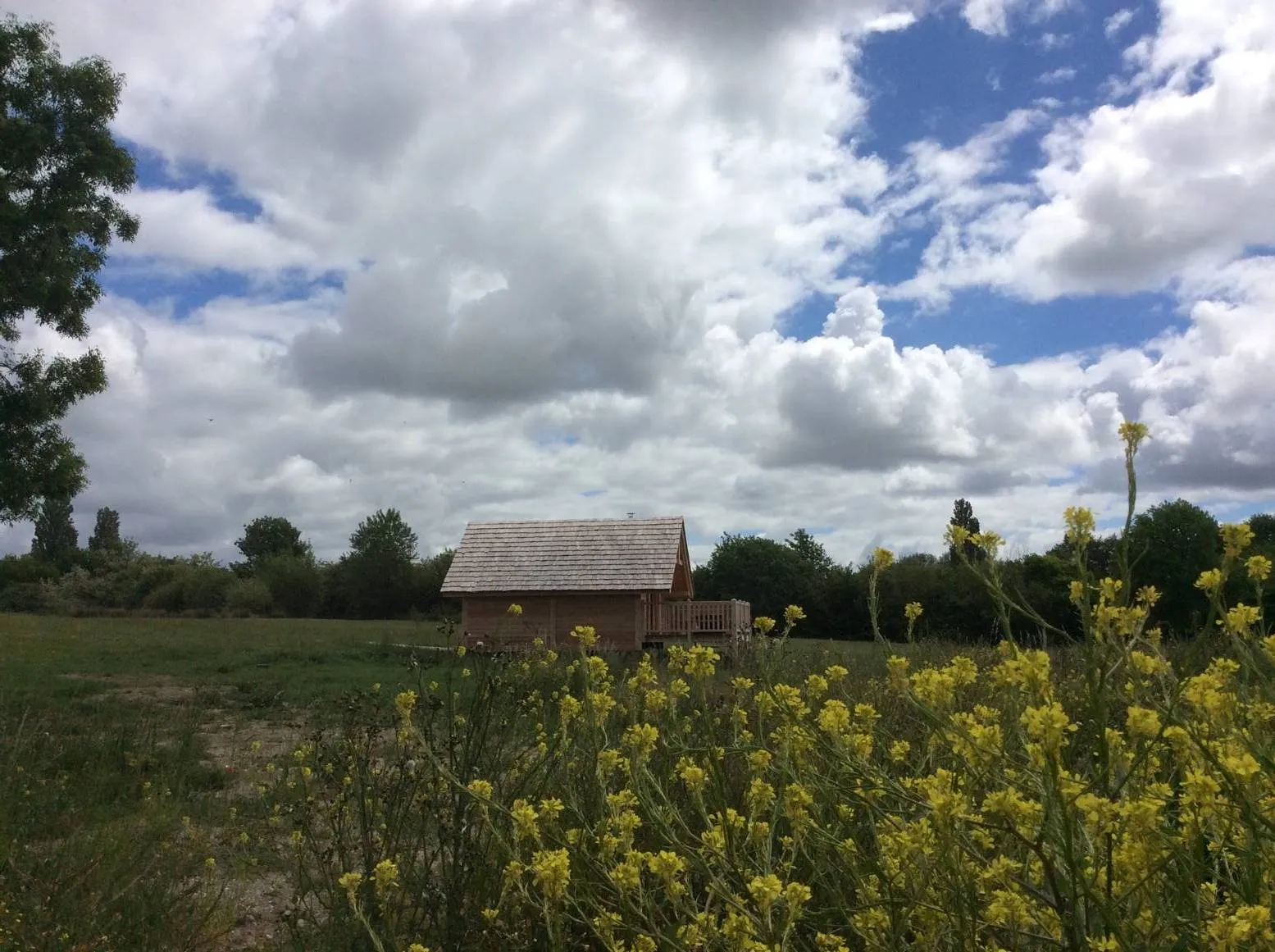 Cabane Léonie, cabane sur pilotis à Berson