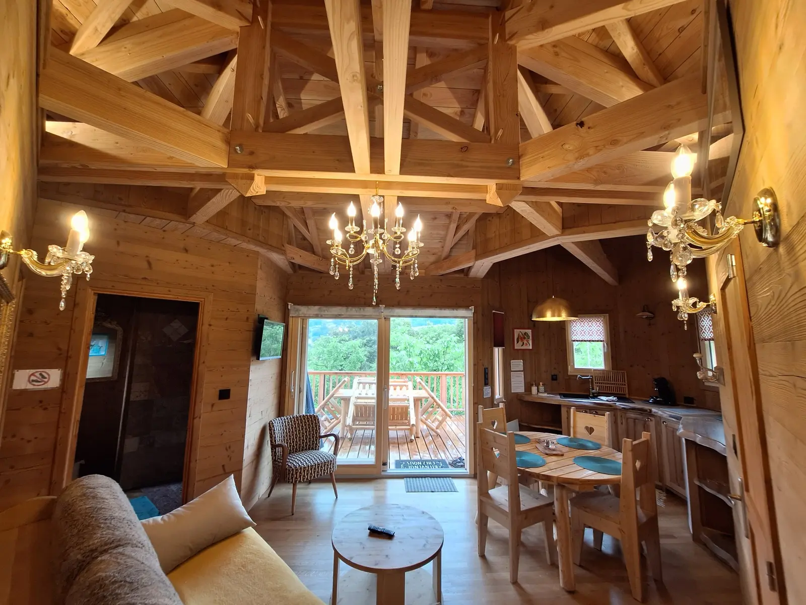 Cabane les 4 Tours, cabane sur pilotis à Saint-Jean-en-Royans
