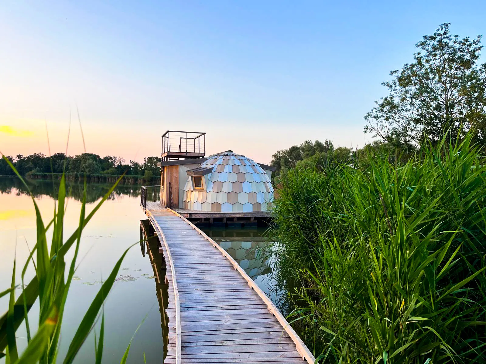 Cabane Les Flots, cabane sur l'eau à Bâgé-Dommartin