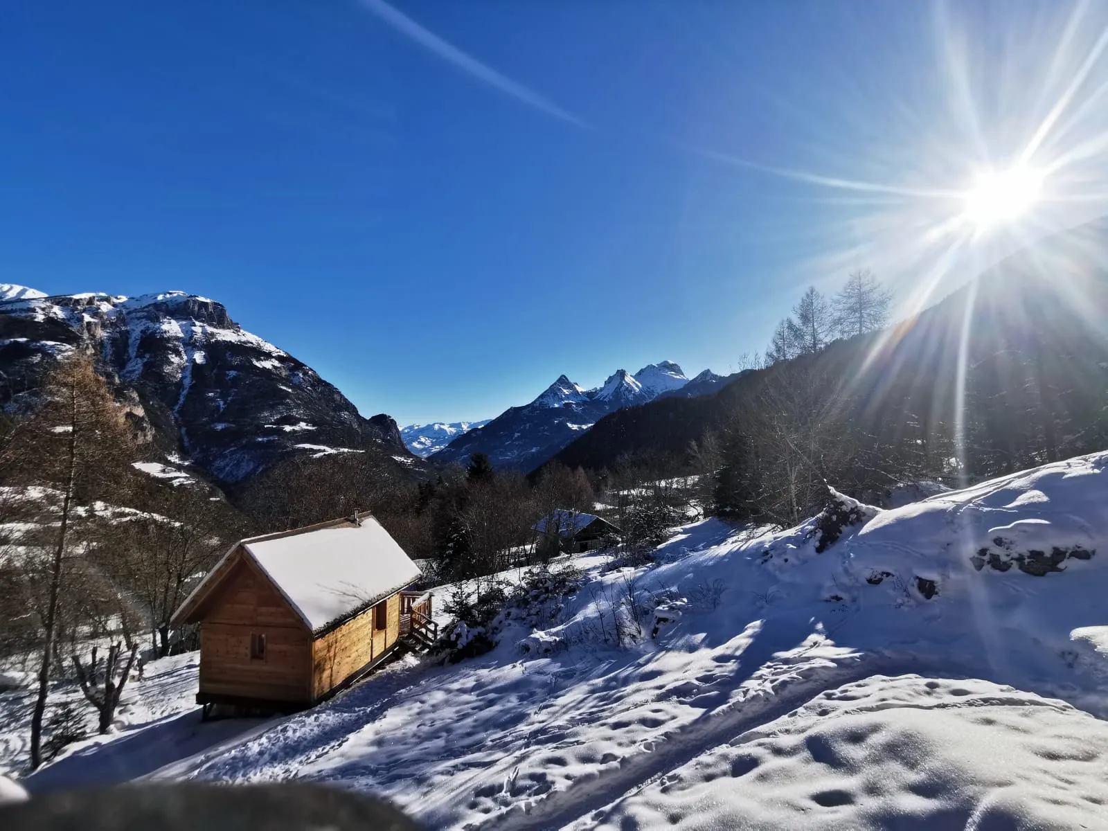 Cabane Les Séolanes, cabane sur pilotis à Le Lauzet-Ubaye