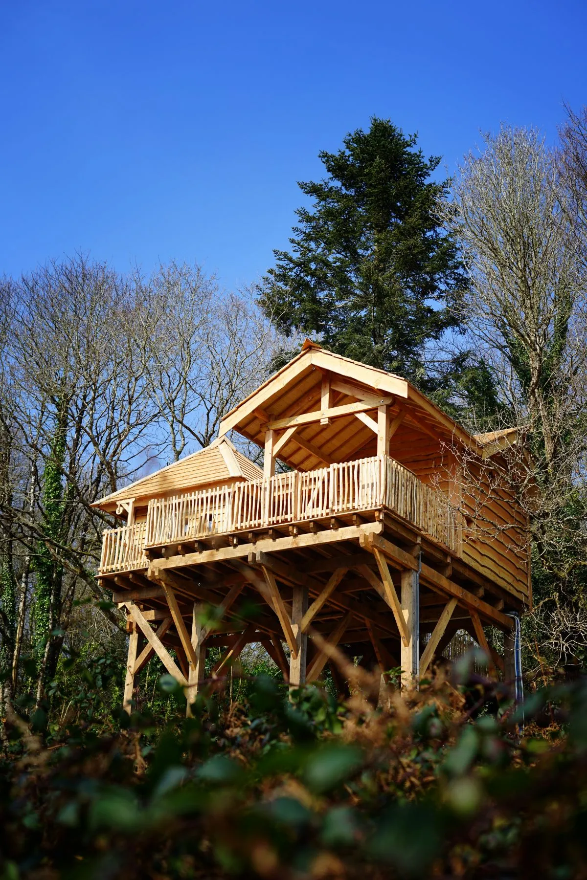Cabane Lewis, cabane sur pilotis à Pleyber-Christ