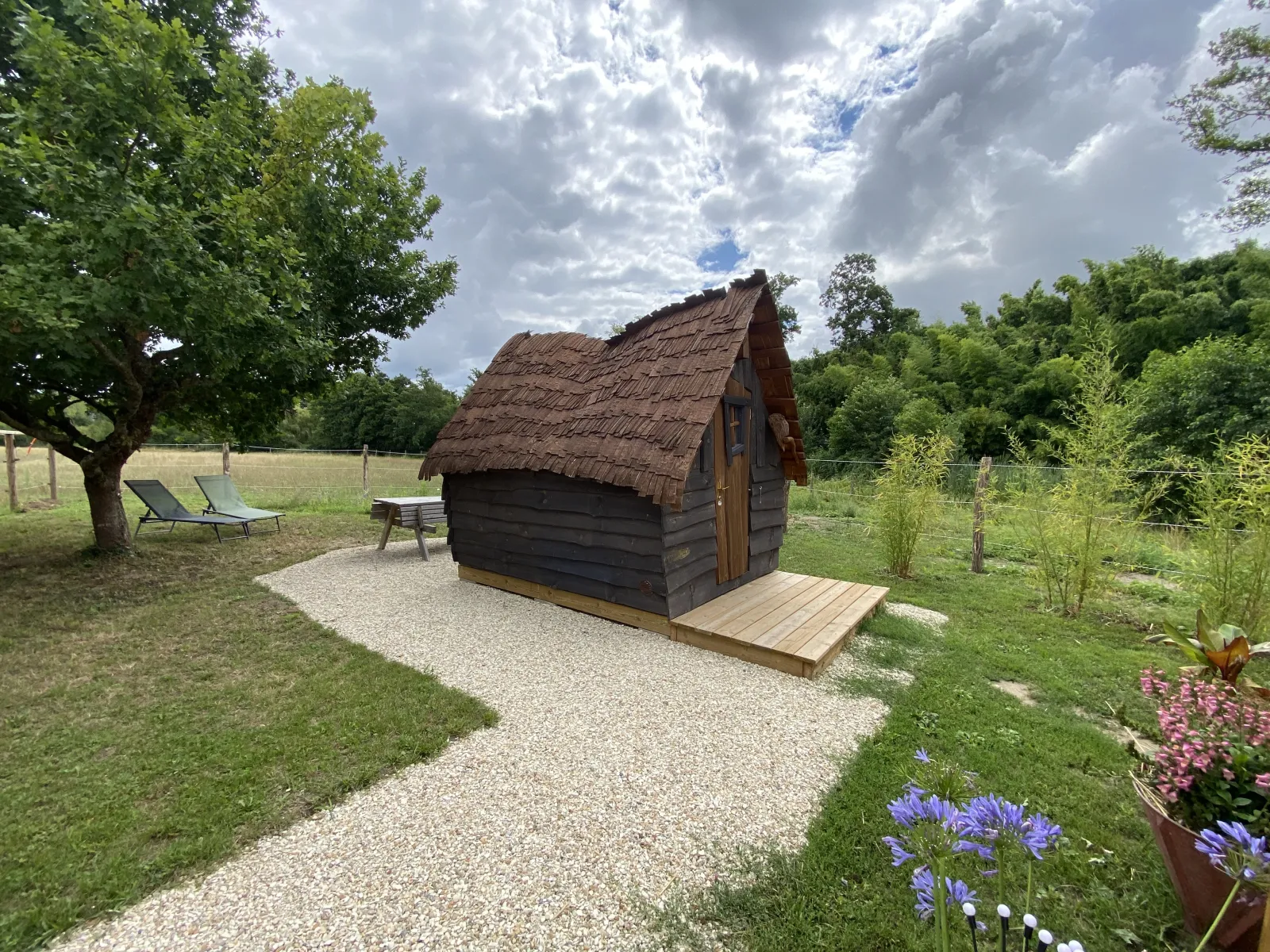 Cabane Mini Enchantée, cabane au sol à Le Controis-en-Sologne