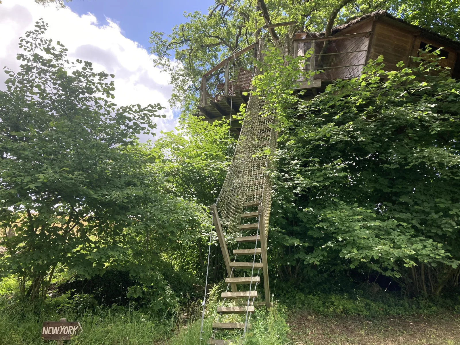 Cabane New-York, cabane dans les arbres à La Baconnière