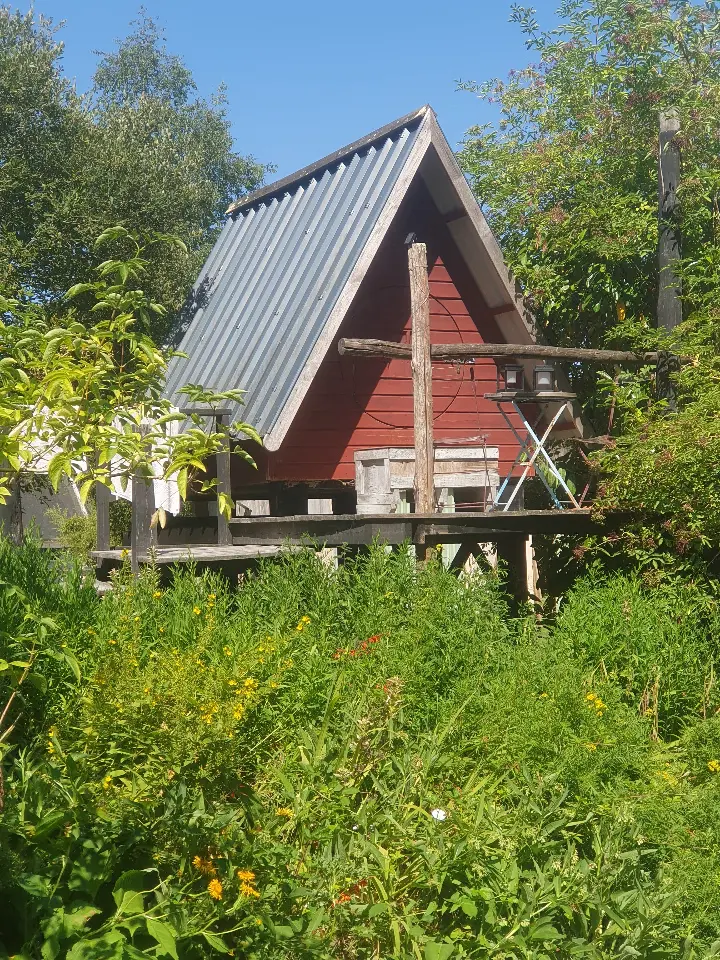Cabane Nichoir, cabane au sol à Saint-Sulpice-la-Forêt