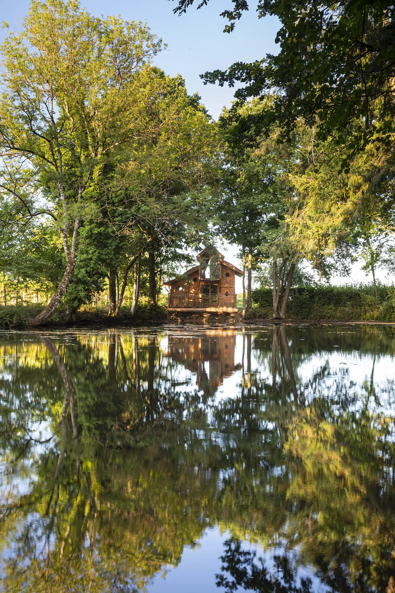 Cabane Odyssée, cabane sur l'eau à Longny les Villages