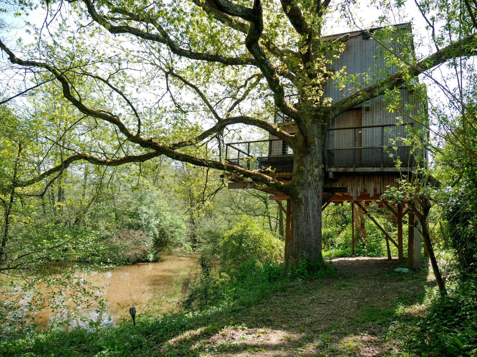 Cabane perchée de Belloc, cabane dans les arbres à Sadirac
