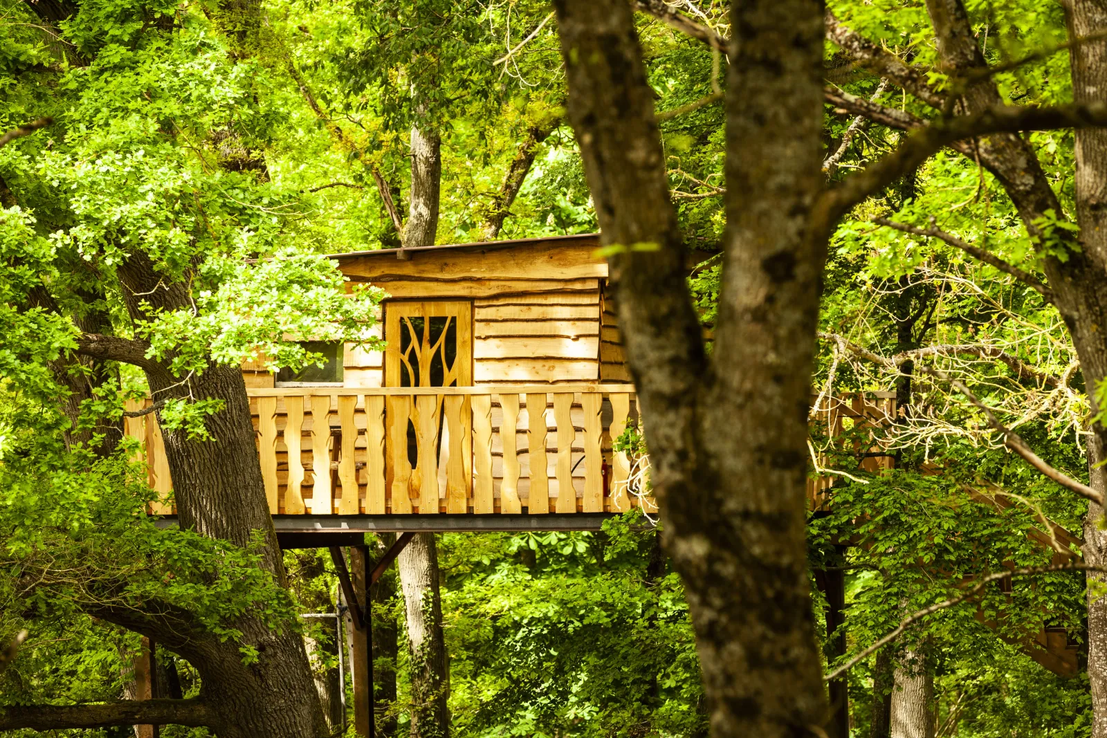 Cabane perchée de Yahmz, cabane dans les arbres à Bransles